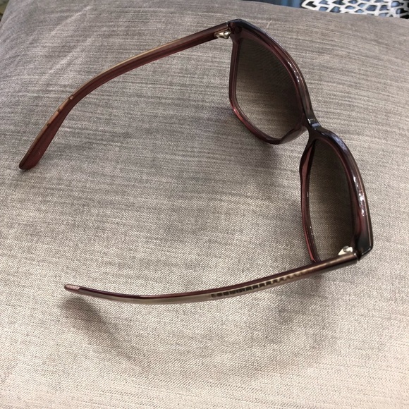 Bottega Veneta Sunglasses - Picture 5 of 8